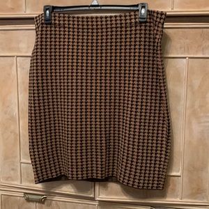 Beautiful skirt, smoke & pet free home